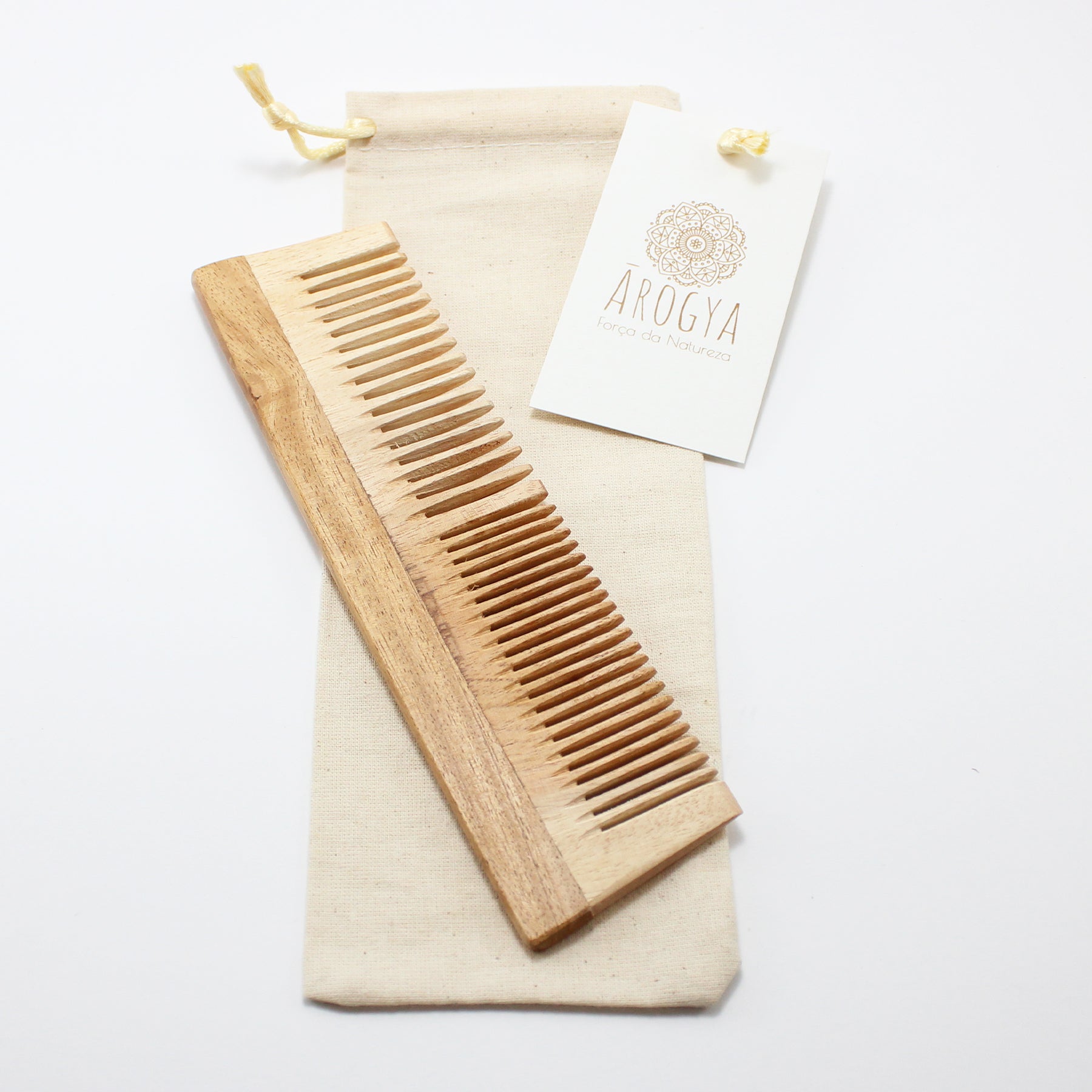 Peine en madera de neem