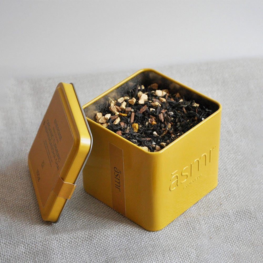 Chá Energise Chai com Ashwagandha e Curcuma – Uma mistura revigorante de chá preto, Ashwagandha e Curcuma, perfeita para quem busca aumentar a energia, melhorar o foco e promover o equilíbrio físico e mental. Ideal para uma experiência de bem-estar natural e revitalizante.