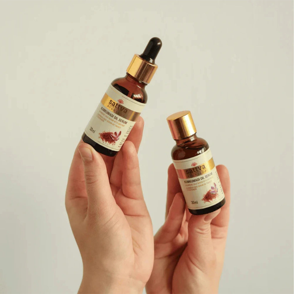 Óleo de rosto natural ayurvédico com açafrão da Caxemira para uma pele radiante, suave e com aspeto rejuvenescido.