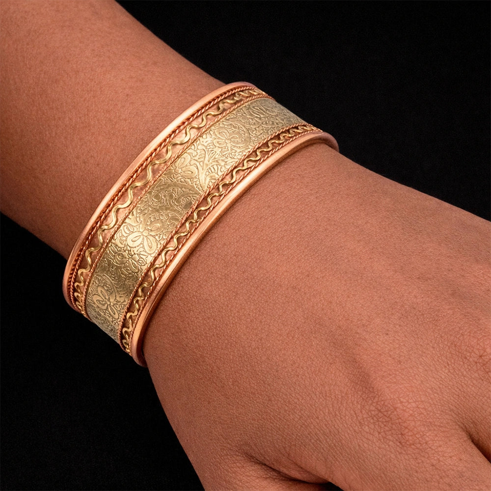 Joia de cobre natural e sustentável para equilíbrio entre corpo e mente