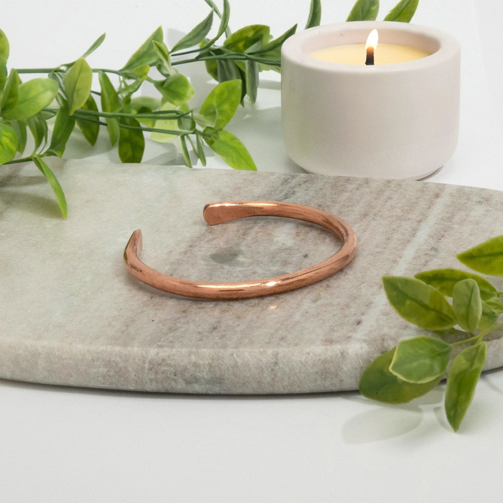 Pulseira Samana lisa em cobre para redução de inflamações, alívio de dores e equilíbrio energético
