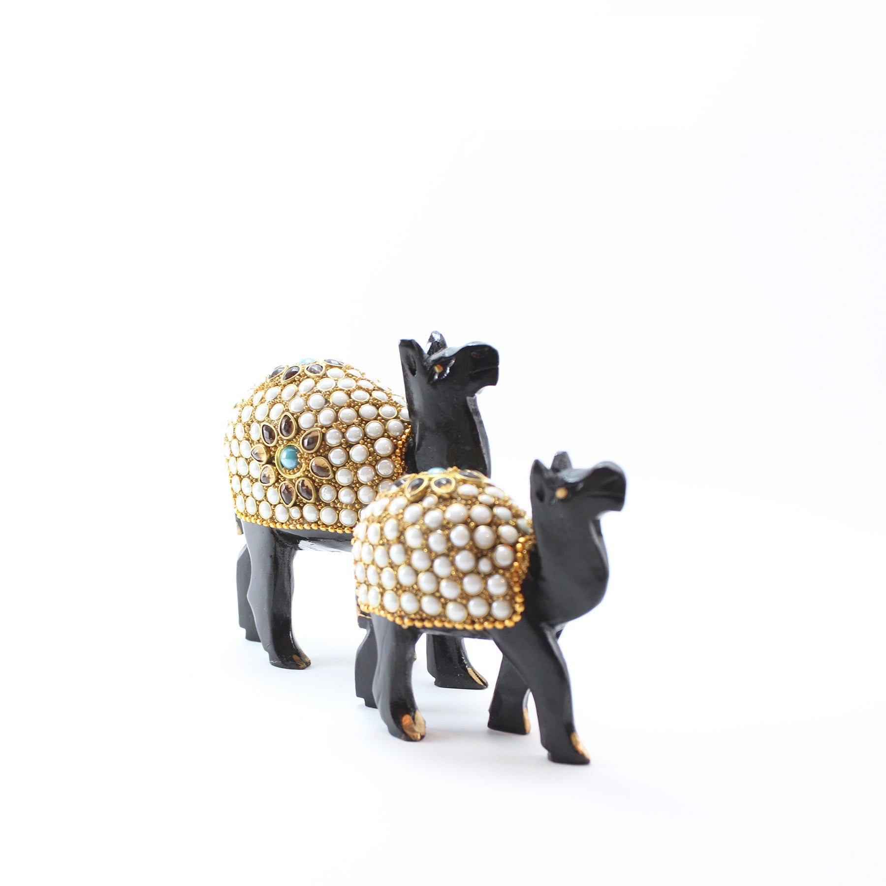 Camelos em Madeira com Trabalho em Pedra Nepalesa