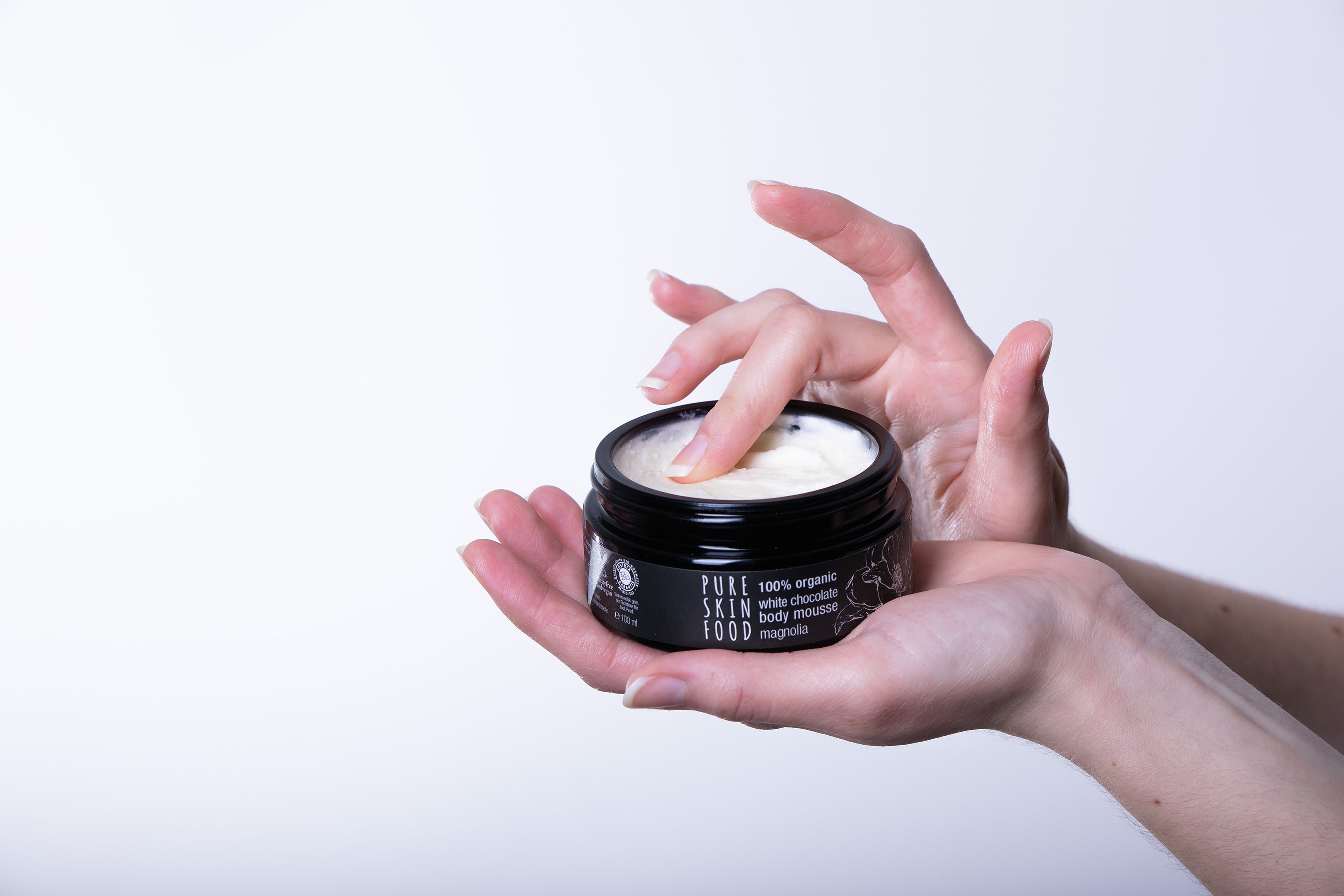 Mousse Corporal Orgânica com Chocolate Branco e Magnólia | Arogya Shop