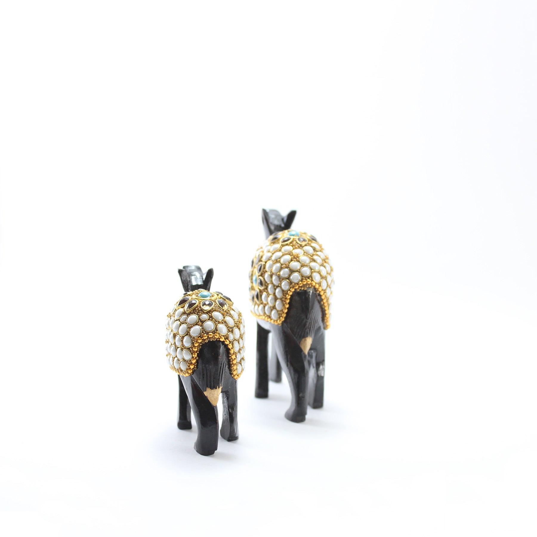 Camelos em Madeira com Trabalho em Pedra Nepalesa