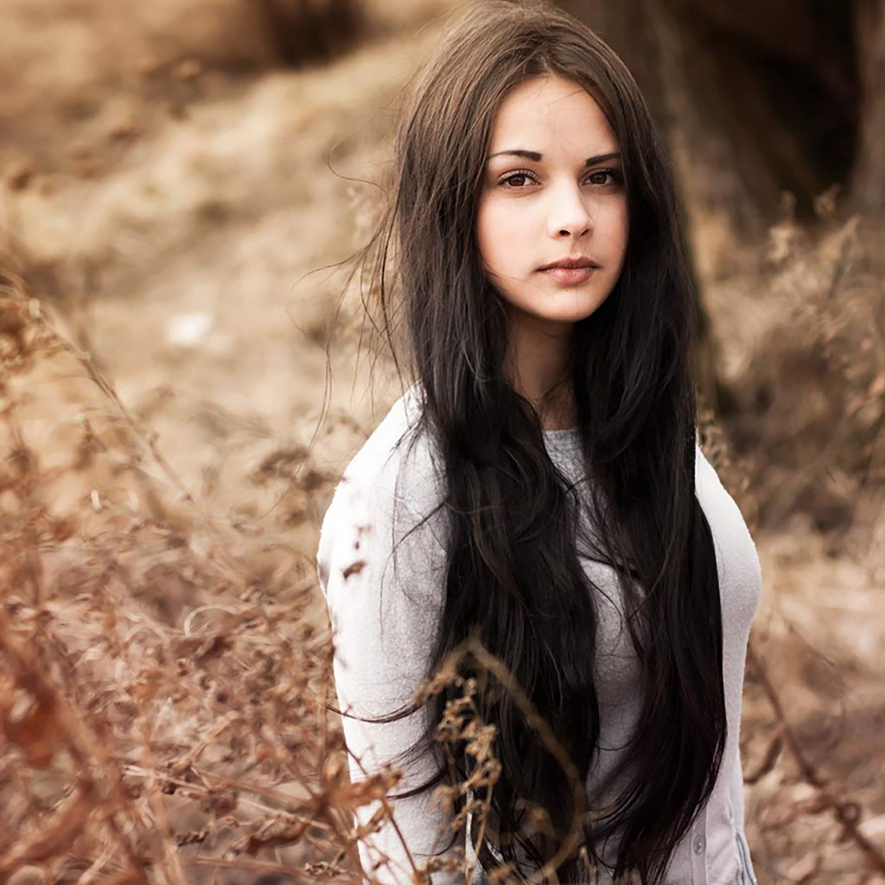 Coloración Natural y Orgánica Índigo Cabello Castaño a Negro
