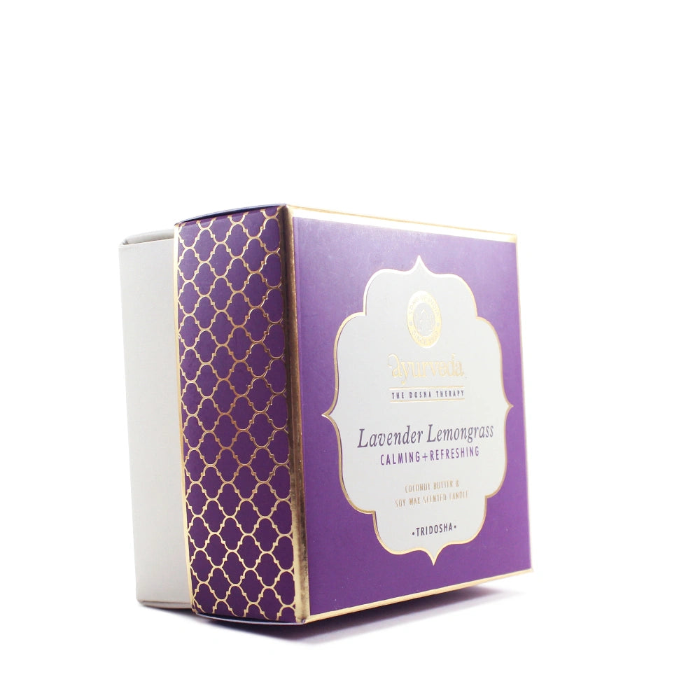 Vela tridosha de aromaterapia natural com cera de soja e coco para ambiente relaxante